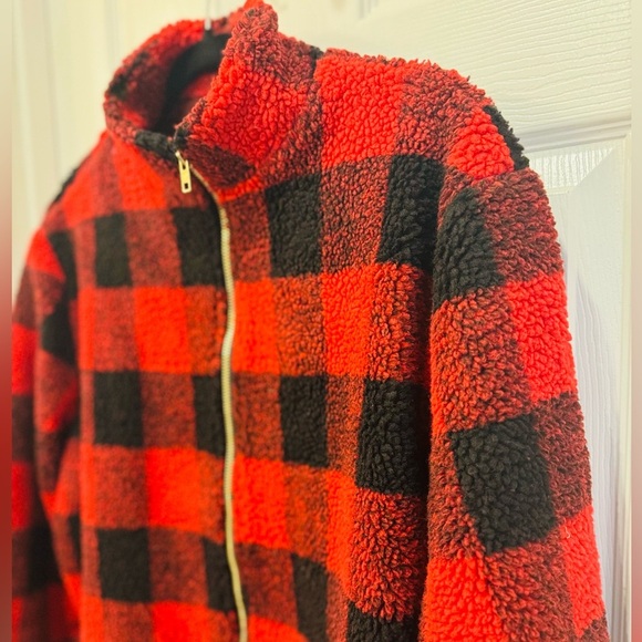 NWT RED AND BLACK Jacket - Picture 4 of 6